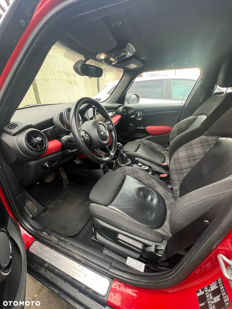 MINI Cooper Standard - 11