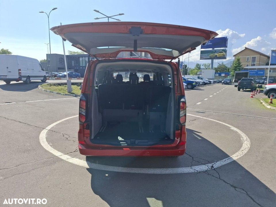 Ford Tourneo Custom - 10
