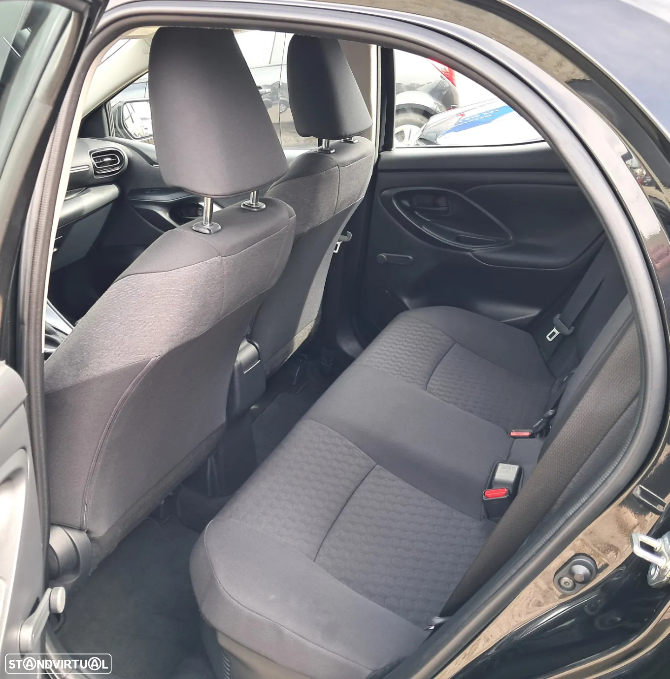 Toyota Yaris 1.5 HDF Comfort Plus - 11