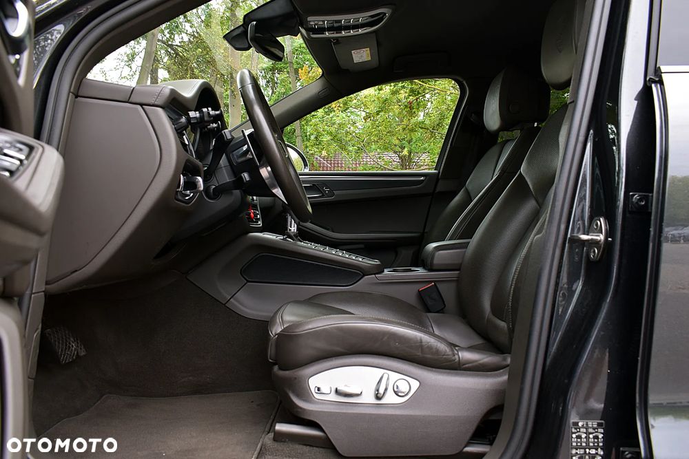 Porsche Macan - 5