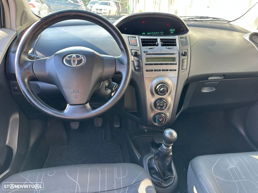 Toyota Yaris 1.4 D-4D AC - 13