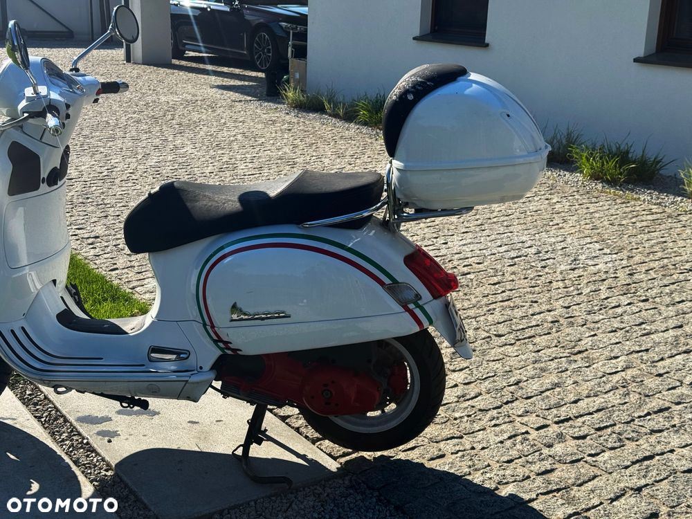 Vespa GTS - 20