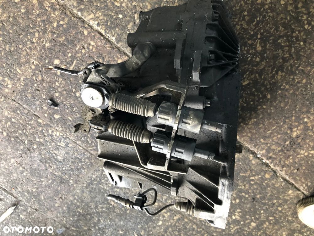 skrzynia biegów mercedes 1.7 CDI R1683610402 - 4