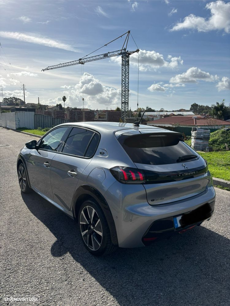 Peugeot e-208 GT - 4