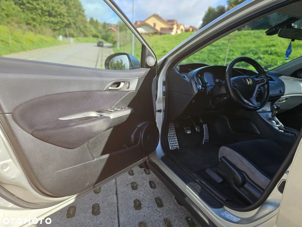 Honda Civic 1.8 Executive - 12