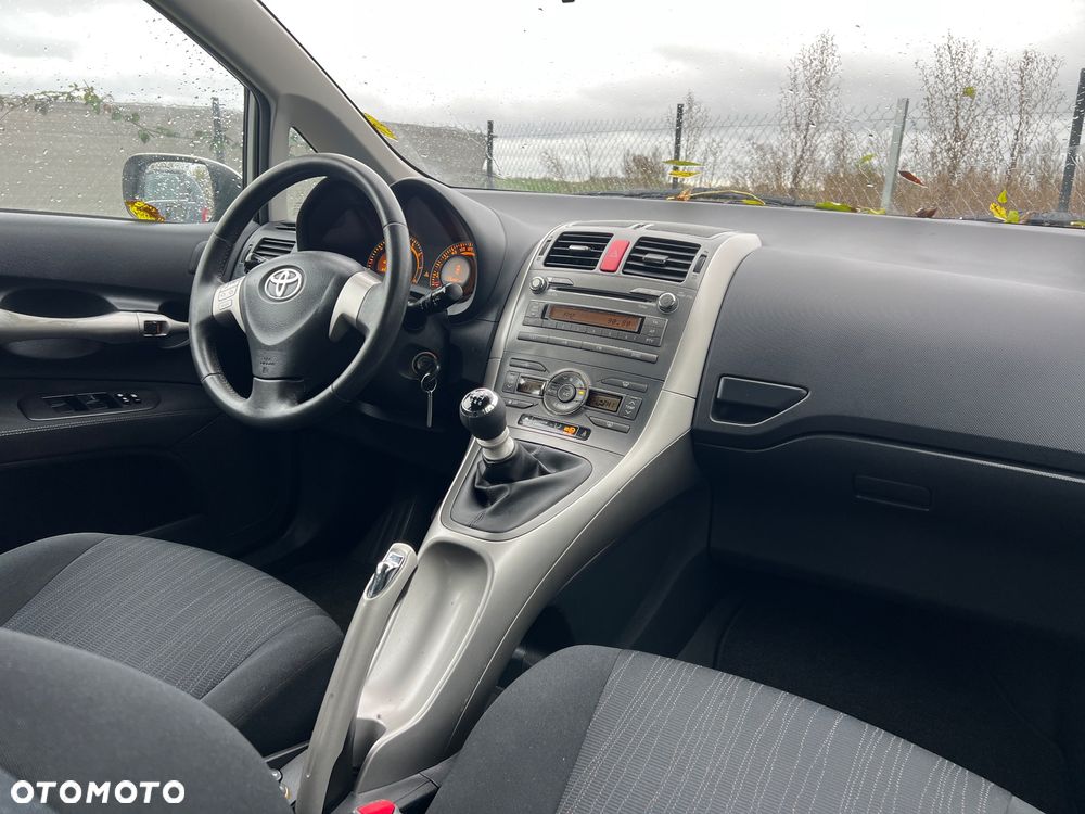 Toyota Auris 1.33 VVT-i Terra - 10