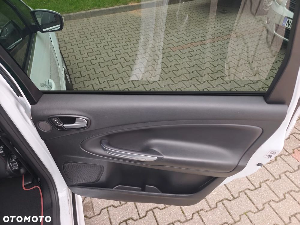 Ford S-Max 2.0 TDCi DPF Titanium X - 18