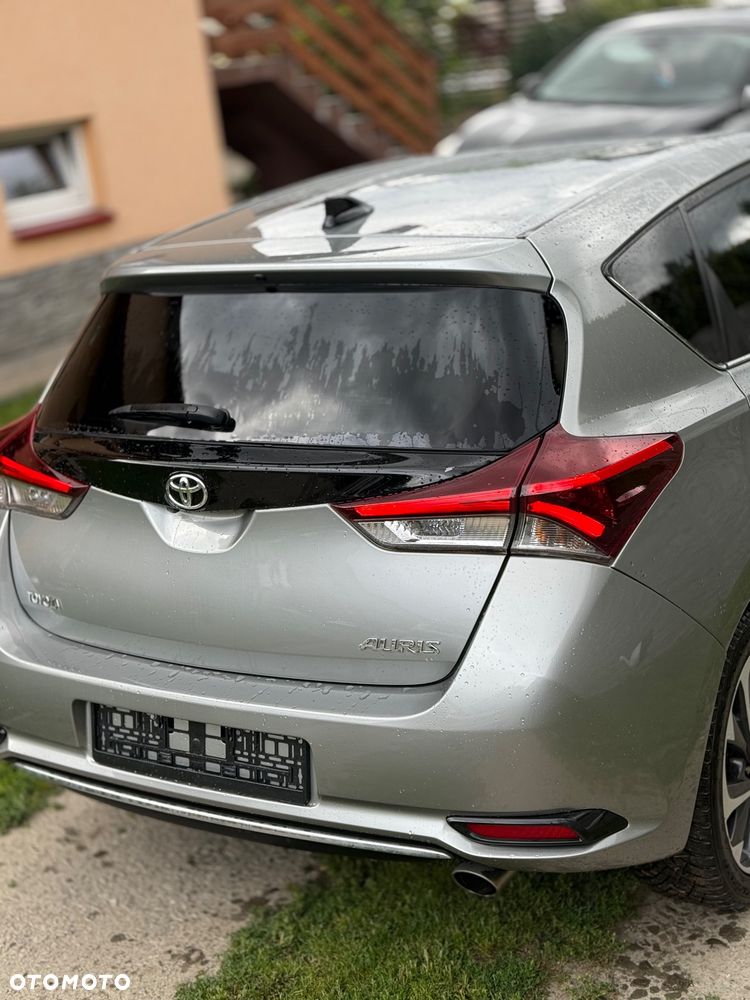 Toyota Auris 1.6 D-4D Prestige - 9