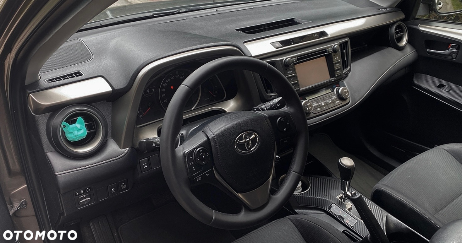 Toyota RAV4 2.2 D-4D 4x4 Automatik Comfort - 6