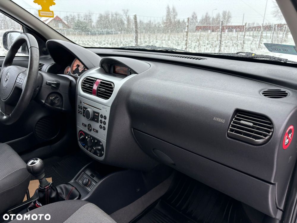 Opel Corsa 1.2 16V Edition - 16