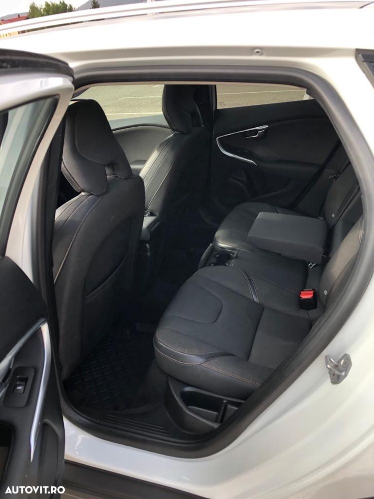 Volvo V40 Cross Country D2 - 11