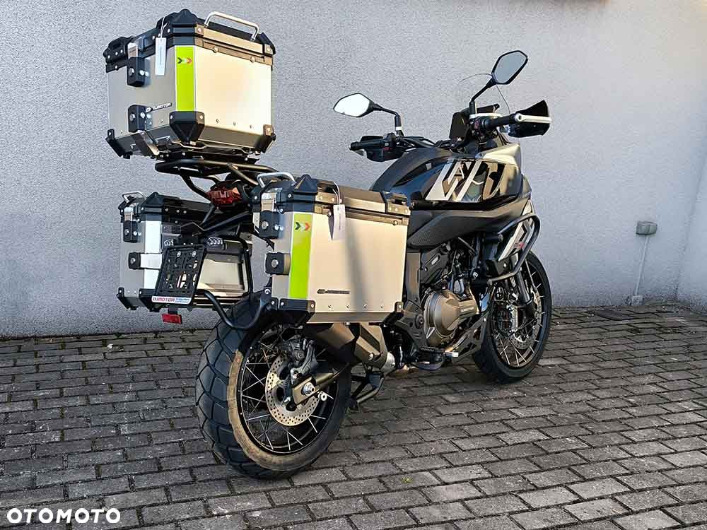 QJMOTOR SRT 600SX - 11