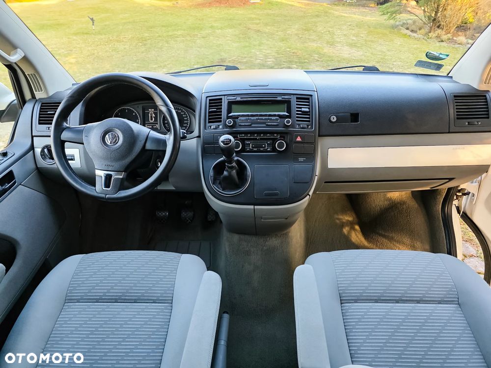 Volkswagen Multivan - 11