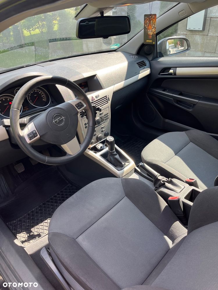 Opel Astra 1.6 Enjoy - 19