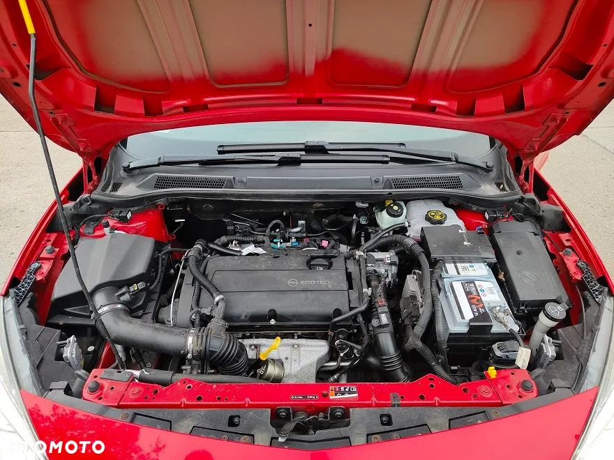 Opel Astra IV GTC 1.6 T Sport - 17