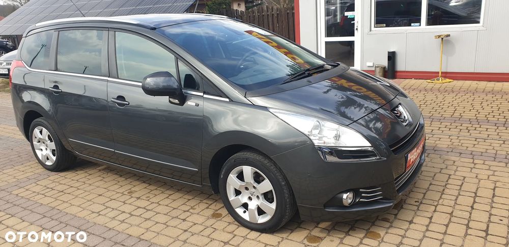 Peugeot 5008 - 8