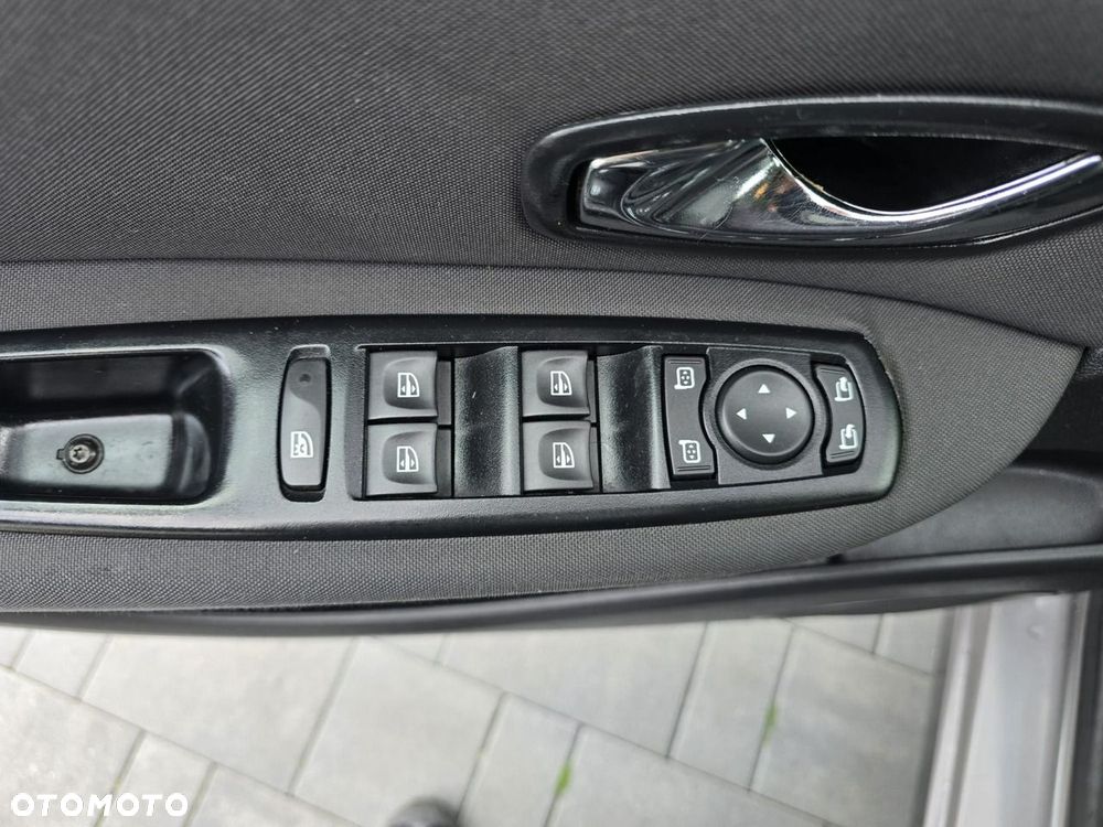 Renault Scenic - 15