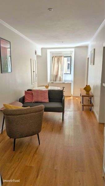 ARRENDA-SE T1 Mobilado com Pátio na Graça - Grande imagem: 4/12