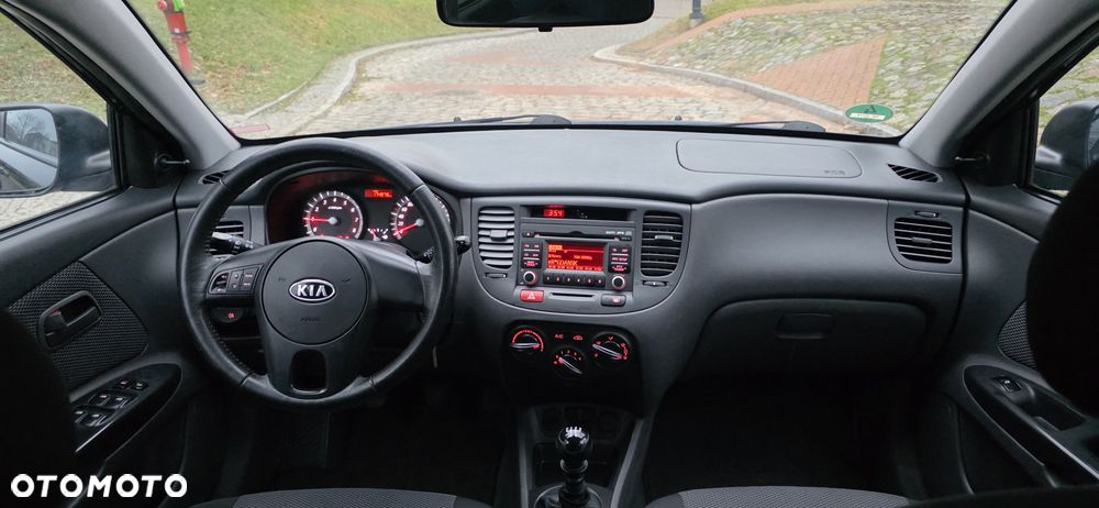 Kia Rio 1.4 Family + - 19