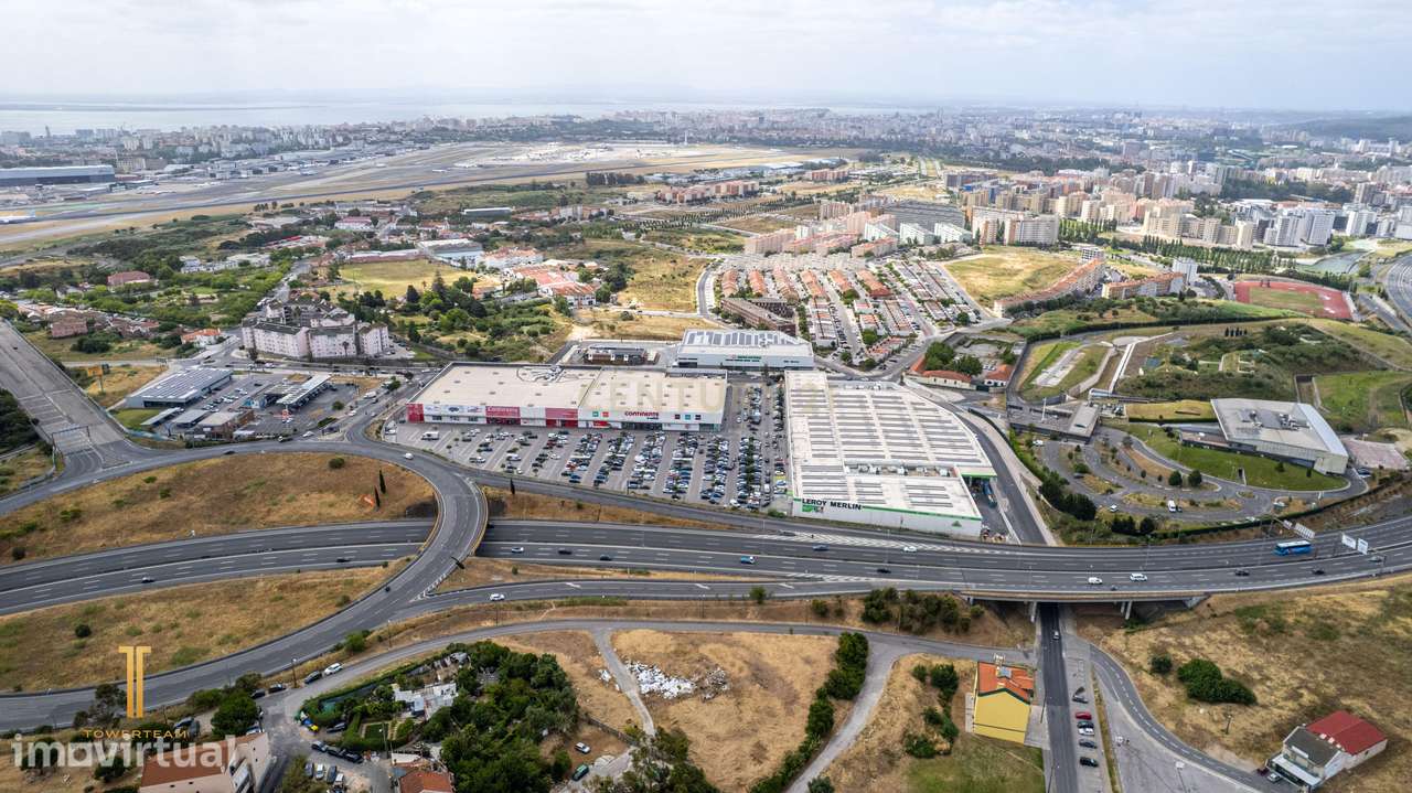 Terreno urbano para venda – 291 m² | Rua Particular à Quinta do Reguen - Grande imagem: 3/19