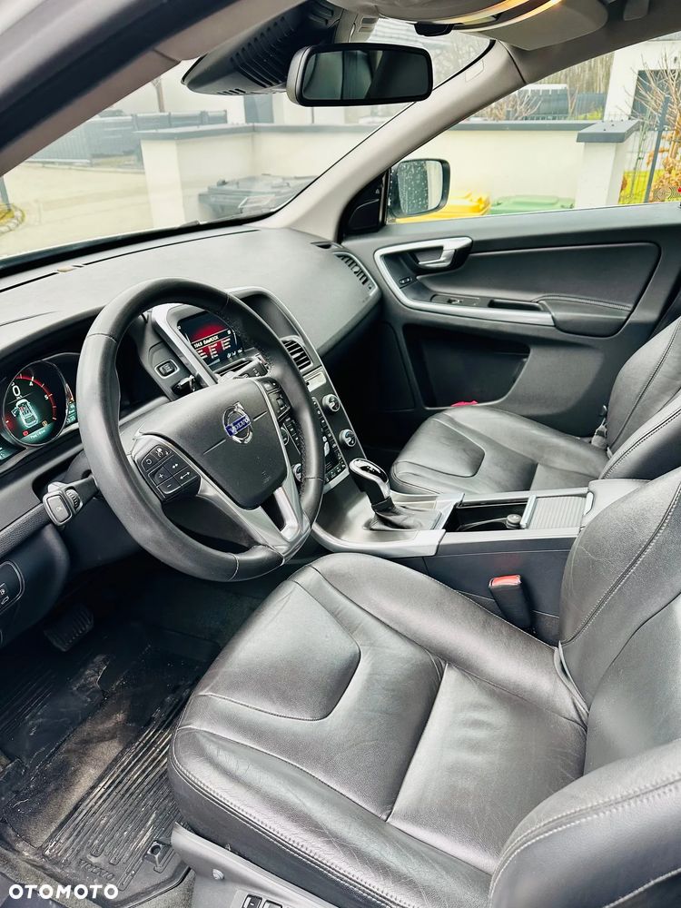 Volvo XC 60 D5 AWD Geartronic Summum - 14