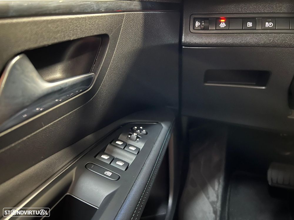 Peugeot 3008 1.6 Hybrid Allure Pack e-EAT8 - 18