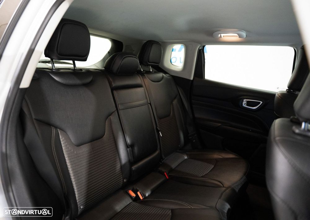 Jeep Compass 1.3 T Limited - 13