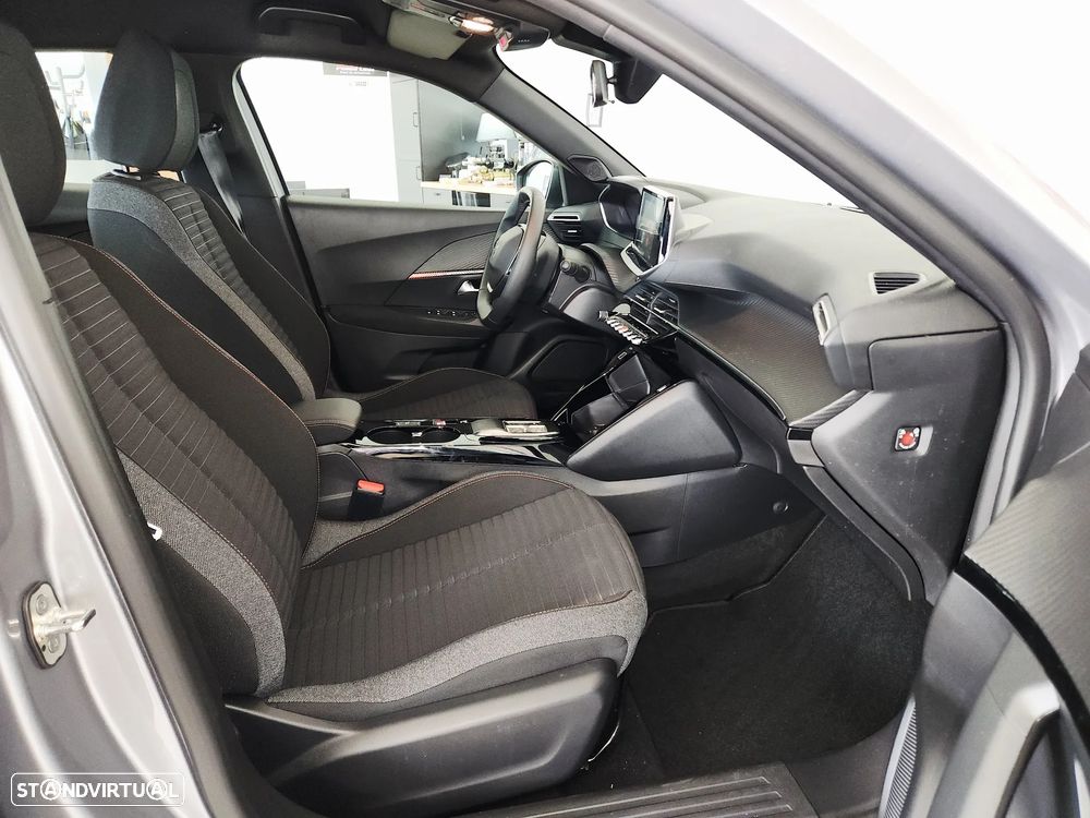 Peugeot e-2008 - 28