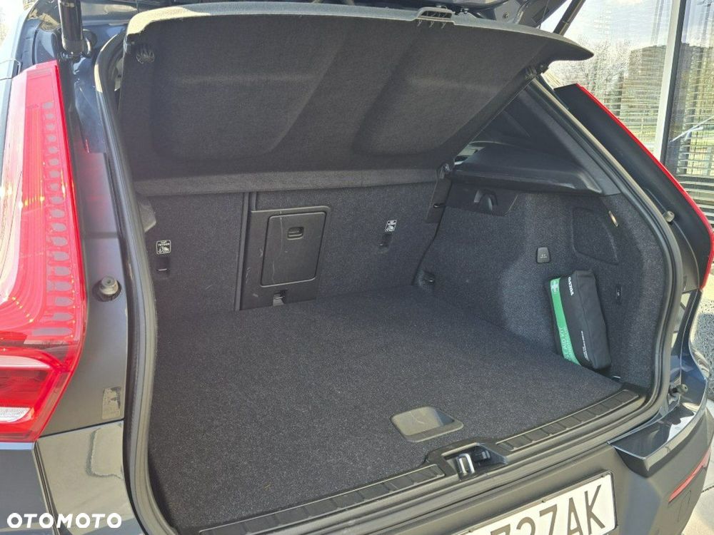 Volvo XC 40 T3 Geartronic Momentum Pro - 11