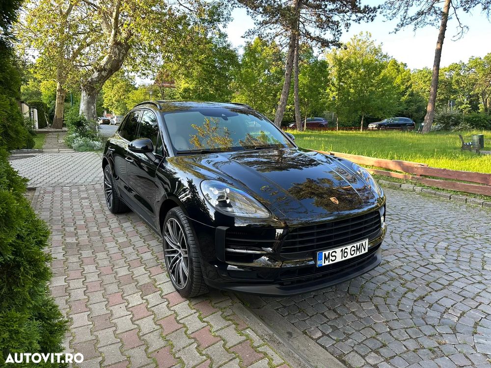 Porsche Macan - 1