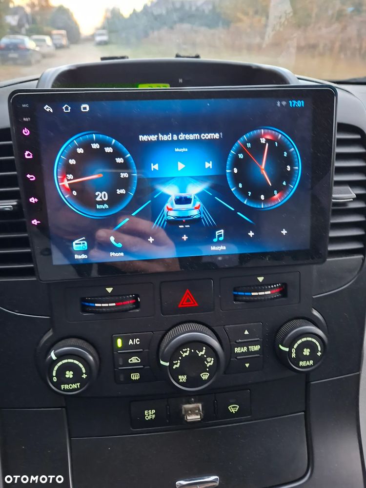 Kia Carnival - 14