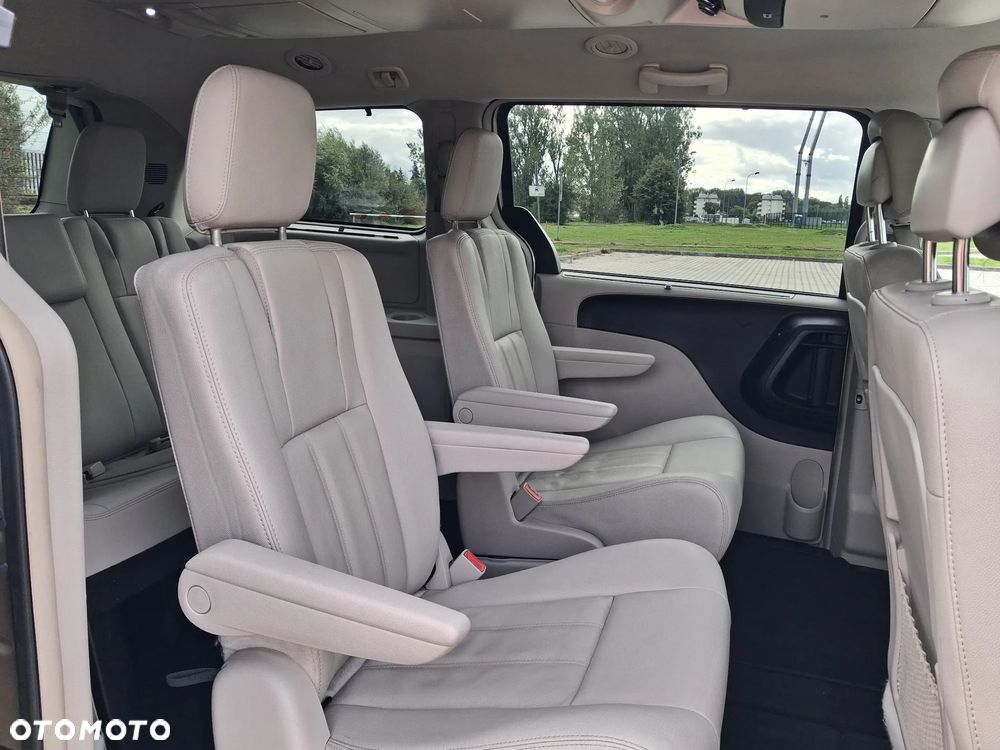 Chrysler Town & Country 3.6 Touring - 31