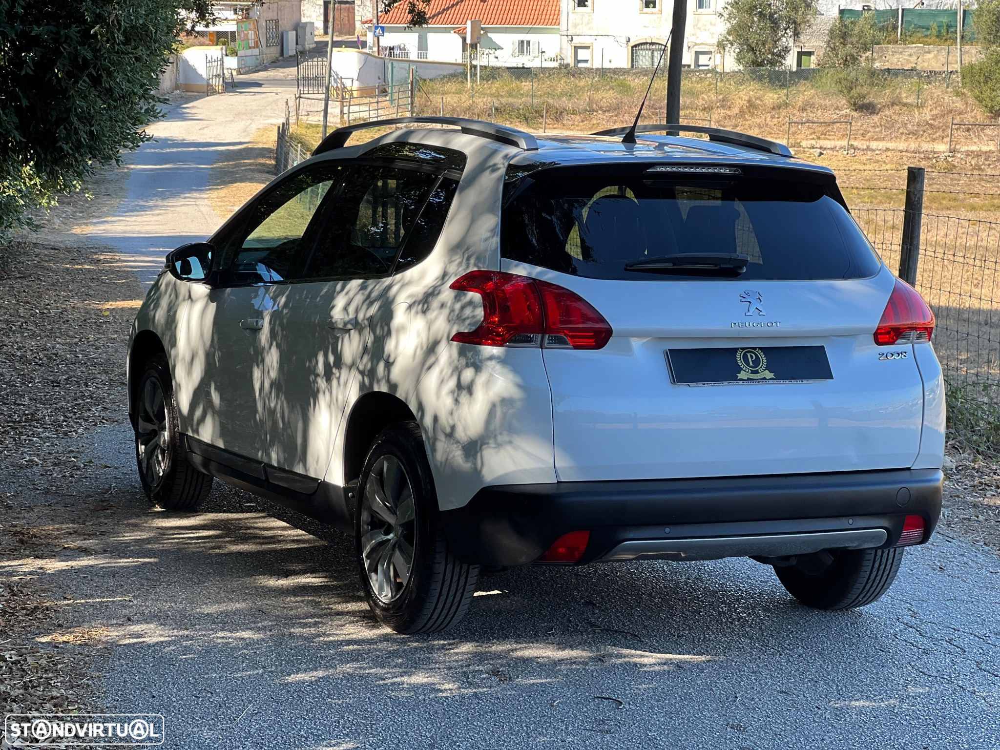 Peugeot 2008 1.2 PureTech Allure - 5