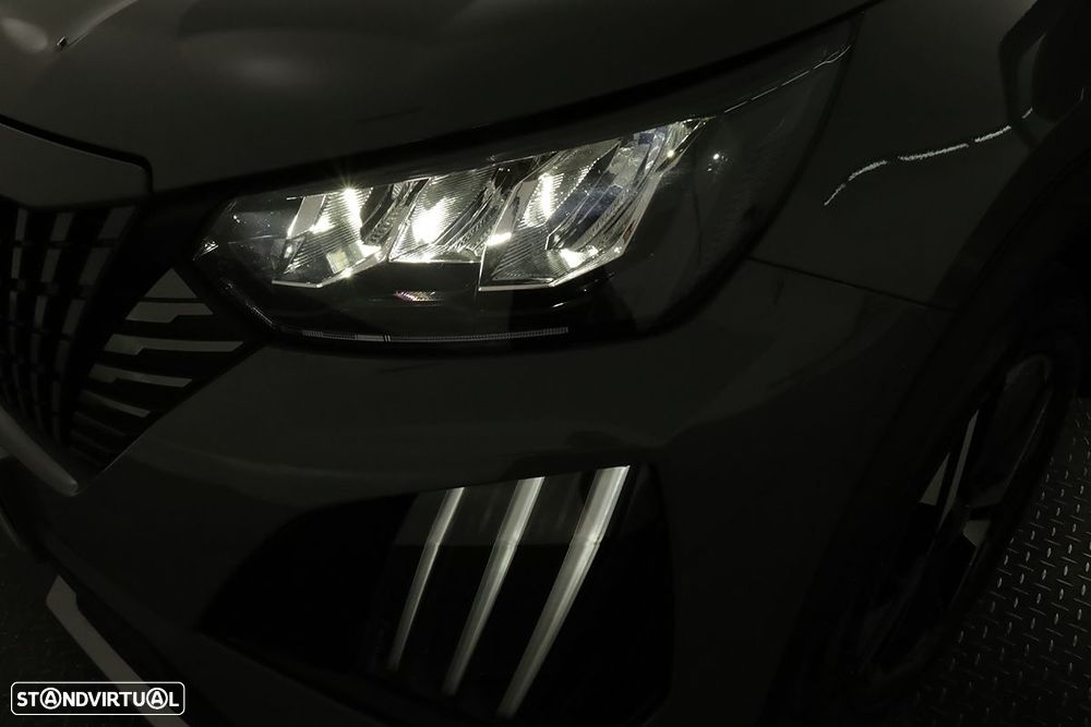 Peugeot 2008 1.2 PureTech Allure - 6