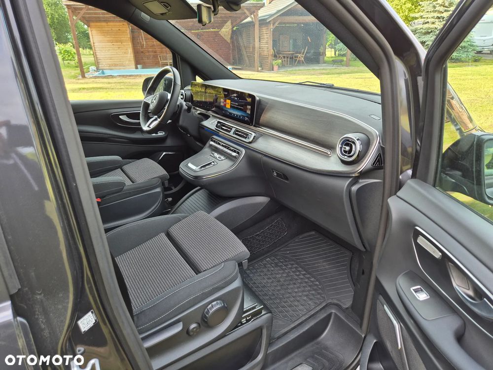 Mercedes-Benz Klasa V 300 d lang 4Matic 9G-TRONIC Exclusive - 16
