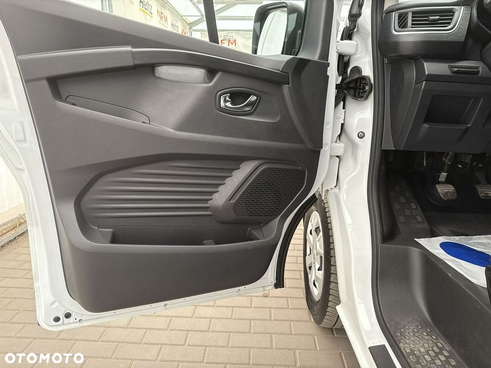 Renault Trafic - 11