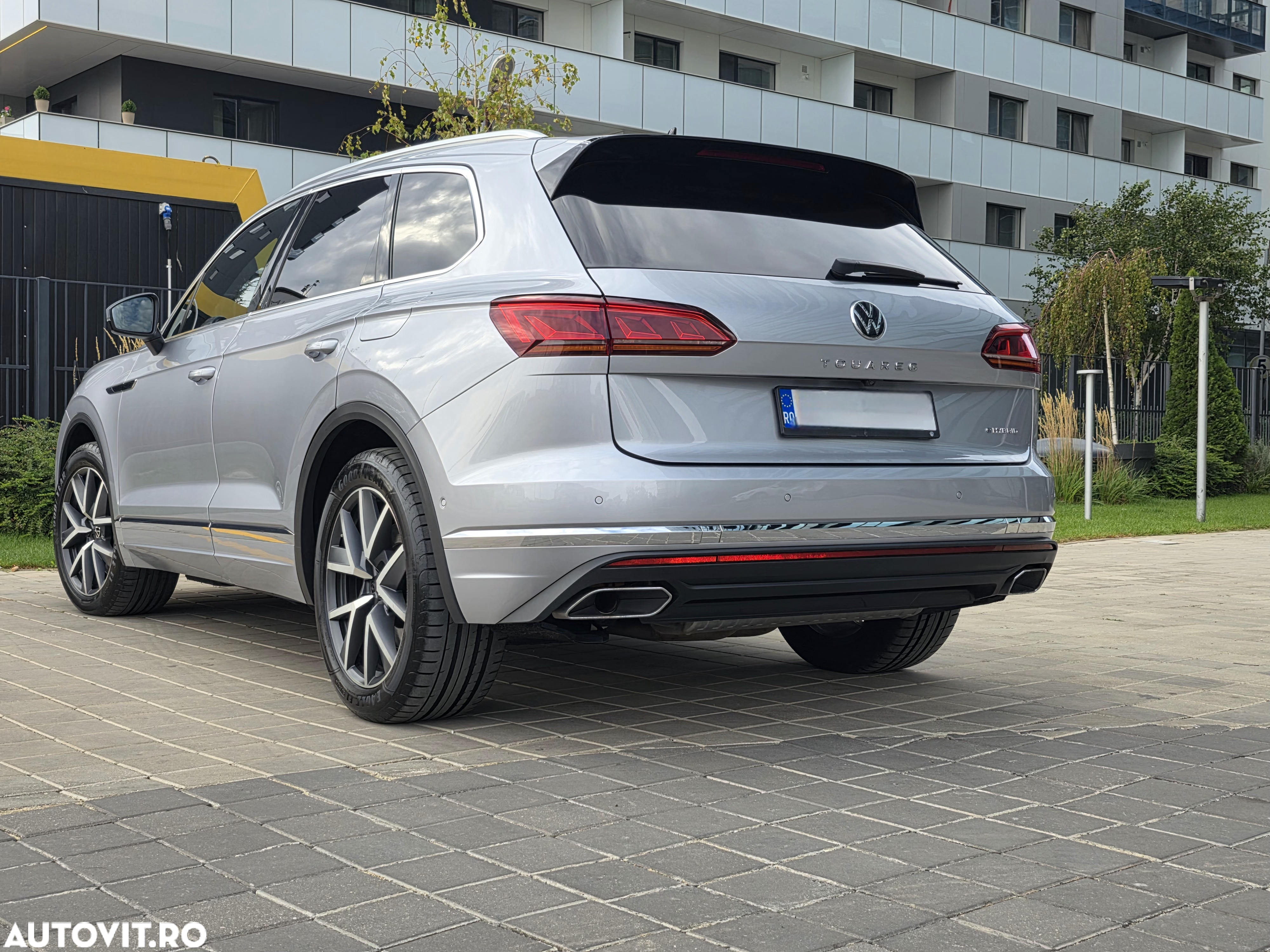 Volkswagen Touareg V6 TSI eHybrid PHEV R - 3