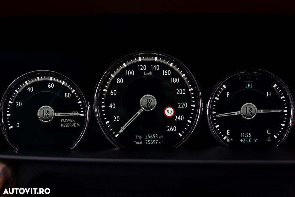 Rolls-Royce Cullinan Standard - 12