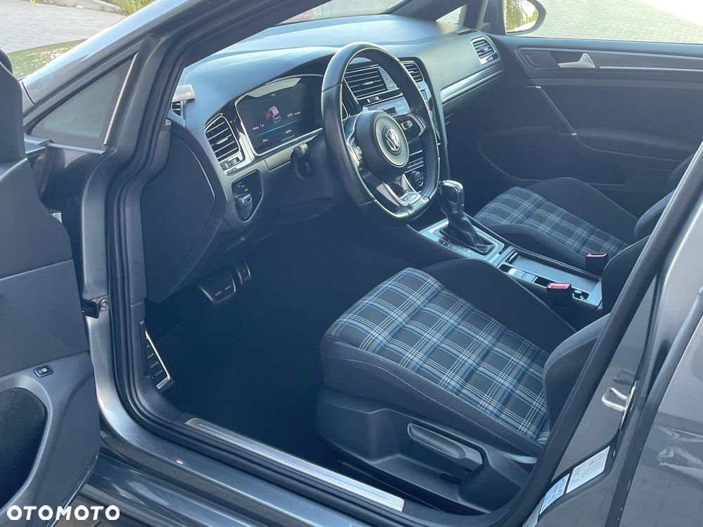 Volkswagen Golf - 15