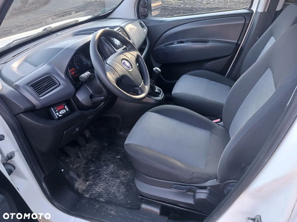 Fiat Doblo 1.3 TDI 90KM 2014r Izoterma Chłodnia Mroźnia Agregat Carrier Xarios 200 230v Zasilanie zew - 3