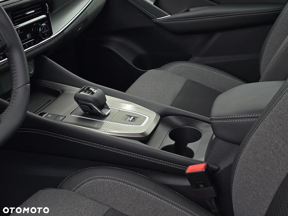 Nissan Qashqai 1.3 DIG-T MHEV N-Connecta Xtronic - 20