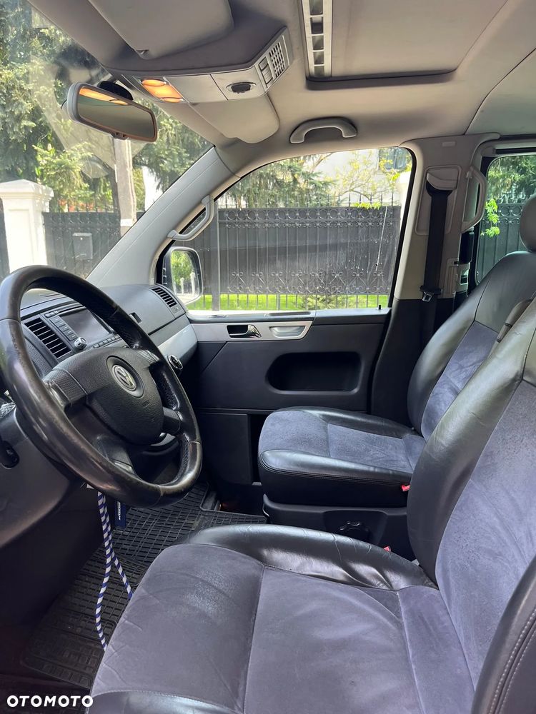 Volkswagen Multivan - 12