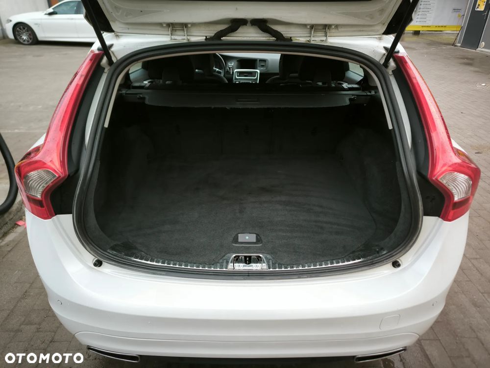 Volvo V60 D4 Kinetic - 14