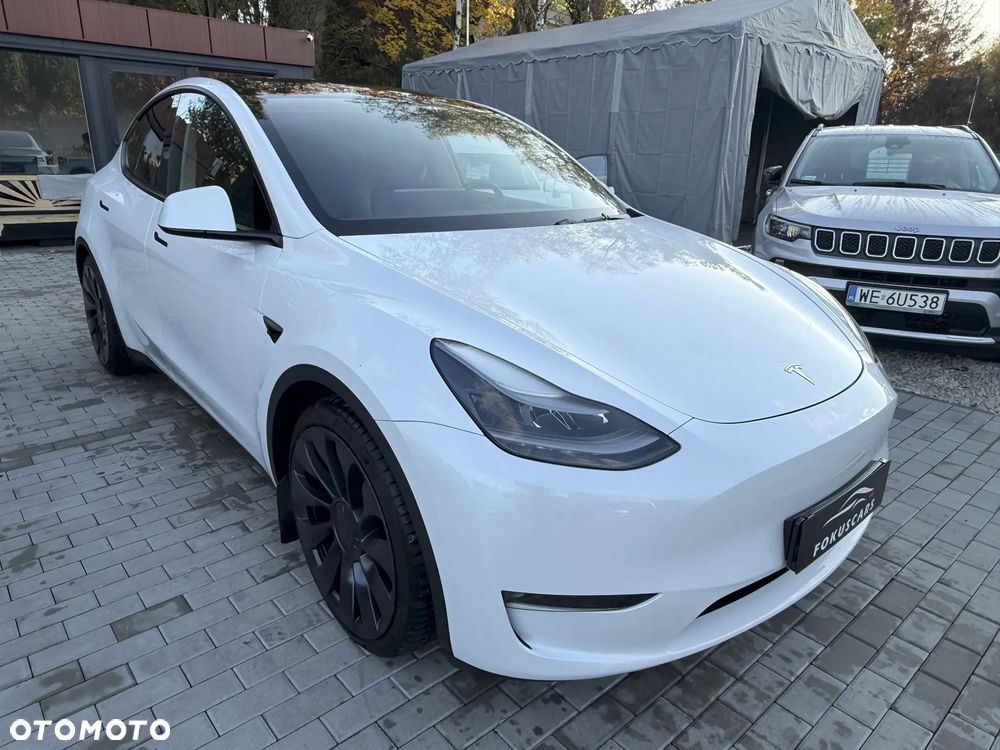 Tesla Model Y Performance AWD - 2