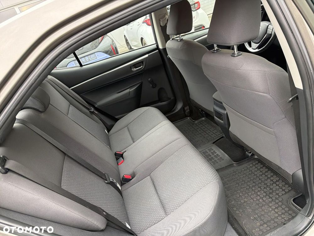 Toyota Corolla - 13