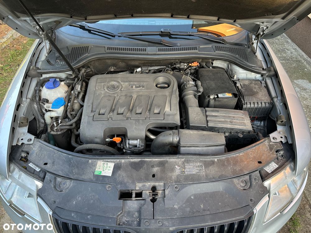 Skoda Superb 2.0 TDI Elegance DSG - 20