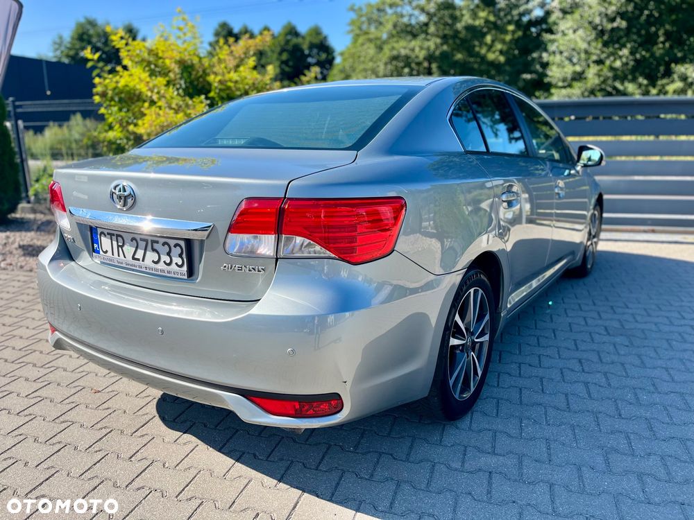 Toyota Avensis 2.0 D-4D Premium - 10