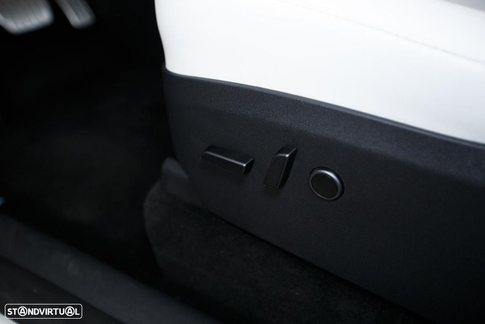 Tesla Model Y Performance Tração Integral - 18