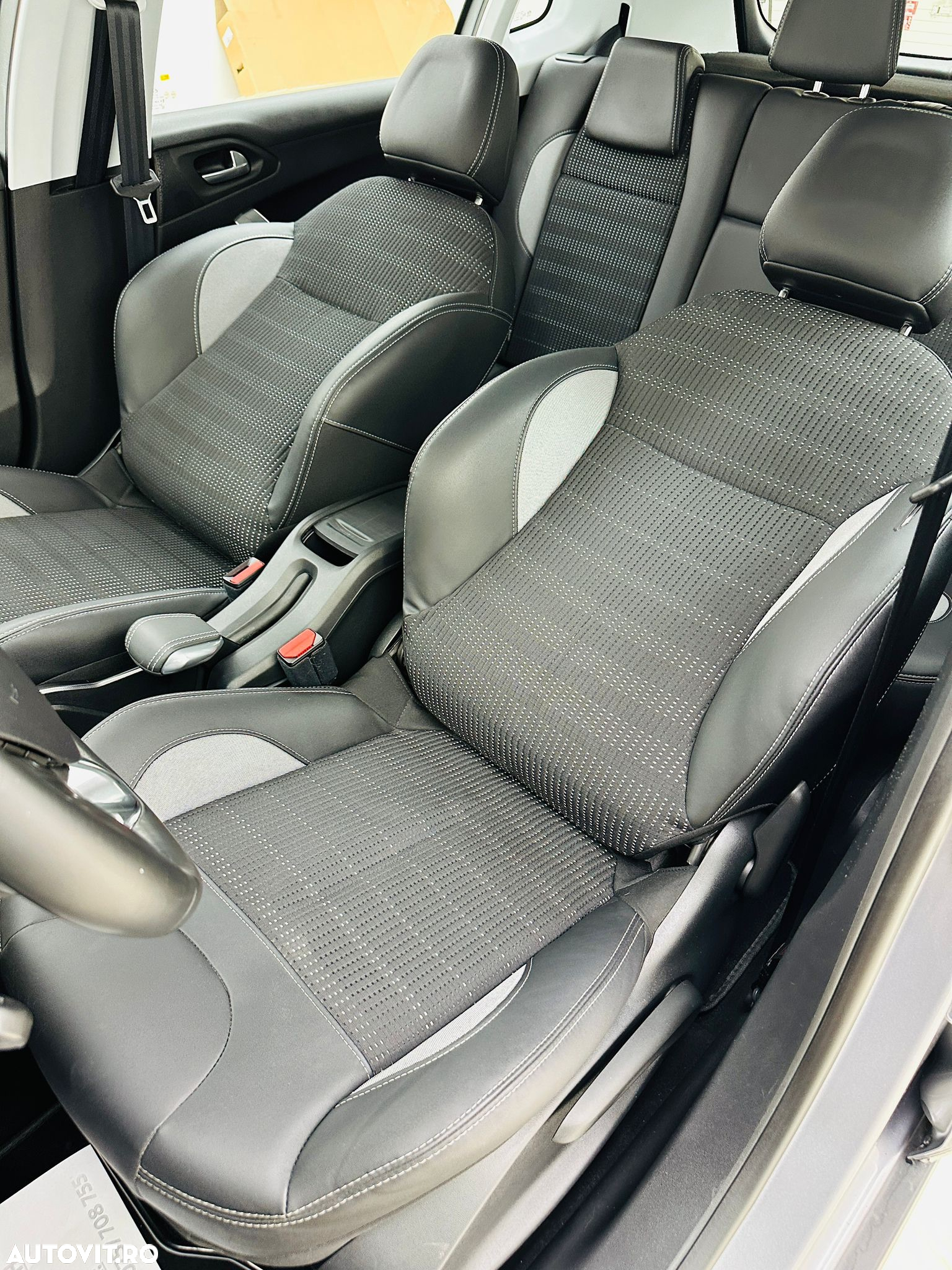 Peugeot 2008 - 23
