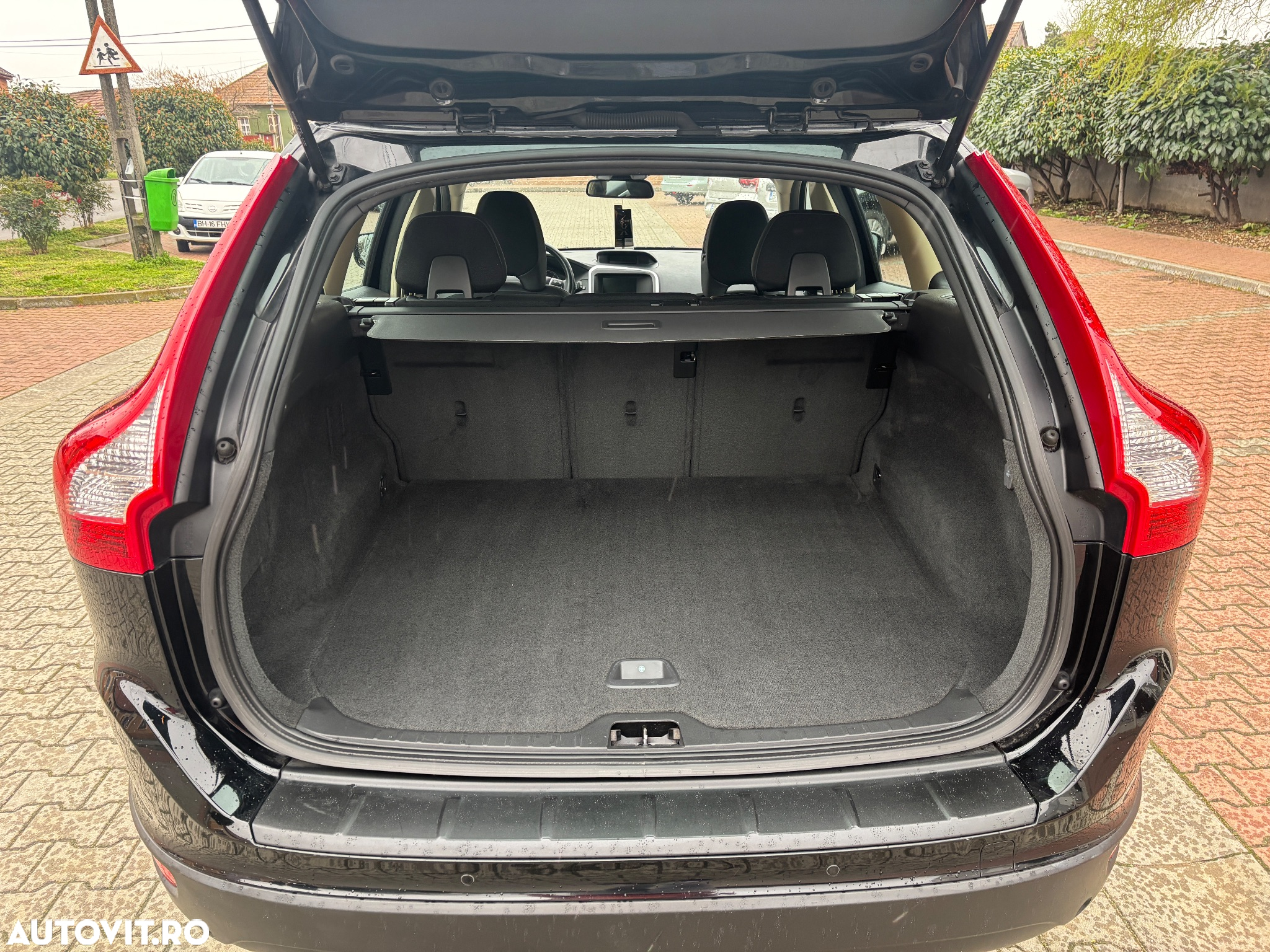 Volvo XC 60 DRIVe Kinetic - 11